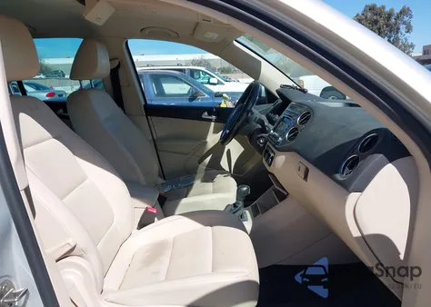 2012 Volkswagen Tiguan Se z USA, uszkodzony, nr VIN WVGAV7AX7CW514077